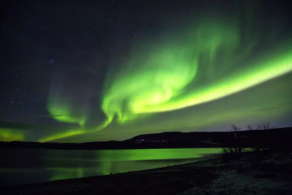 Aurora boreal en la región de Múrmansk Aurora boreal en la región de Múrmansk - Sputnik Mundo
