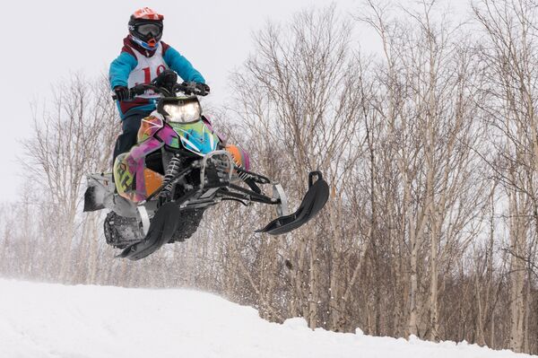Campeonato de motos de nieve en Kamchatka - Sputnik Mundo