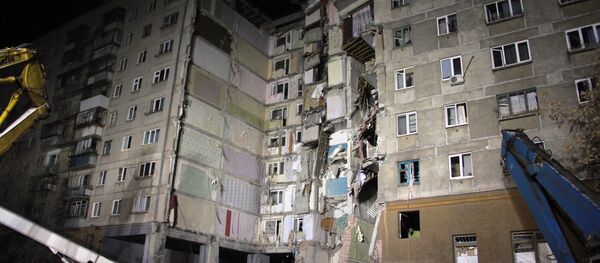 Los restos del edifio derrumbado en Magnitogorsk, Rusia - Sputnik Mundo