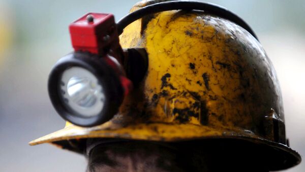 Casco de un minero (archivo) - Sputnik Mundo