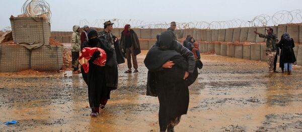 Refugiados sirios en el campamento de Rukban - Sputnik Mundo