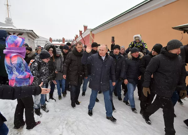 Putin visita San Petersburgo el día de la Navidad ortodoxa Putin visita San Petersburgo el día de la Navidad ortodoxa - Sputnik Mundo