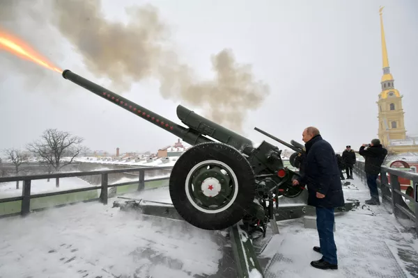 Putin visita San Petersburgo el día de la Navidad ortodoxa Putin visita San Petersburgo el día de la Navidad ortodoxa - Sputnik Mundo