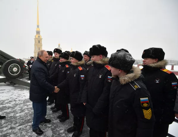 Putin visita San Petersburgo el día de la Navidad ortodoxa Putin visita San Petersburgo el día de la Navidad ortodoxa - Sputnik Mundo