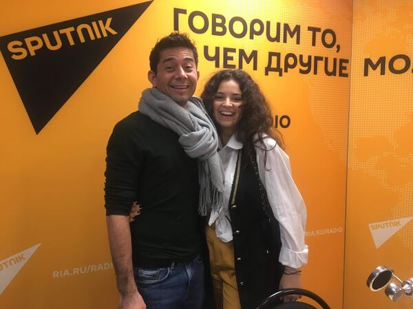 Jeison y María en los estudios de Radio Sputnik - Sputnik Mundo