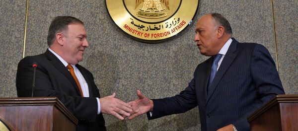 El secretario de Estado de EEUU, Mike Pompeo, y el ministro de Exteriores de Egipto, Sameh Shukri - Sputnik Mundo