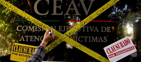 Víctimas de delitos graves se manifiestan ante la inconformidad con el trabajo de la Comisión Ejecutiva de Atención a Víctimas - Sputnik Mundo