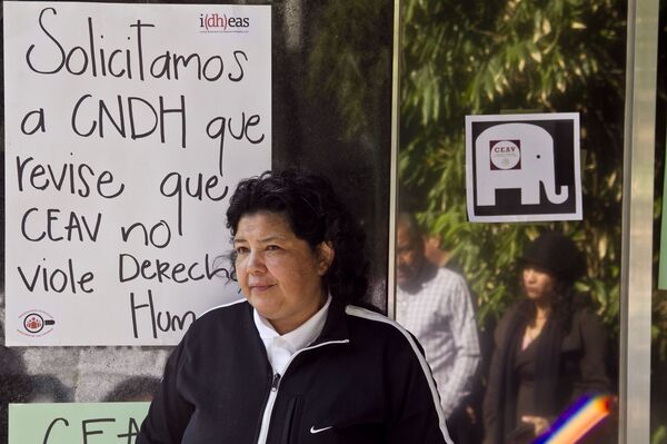 Víctimas de delitos graves se manifiestan ante la inconformidad con el trabajo de la Comisión Ejecutiva de Atención a Víctimas - Sputnik Mundo