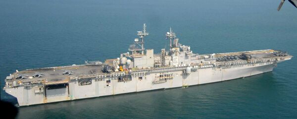 USS Kearsarge, buque de asalto anfibio de la Armada de EEUU (archivo) - Sputnik Mundo