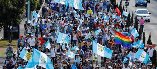 Protestas contra el presidente de Guatemala, Jimmy Morales - Sputnik Mundo
