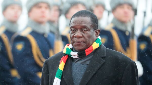 Emmerson Mnangagwa, presidente de Zimbabue - Sputnik Mundo