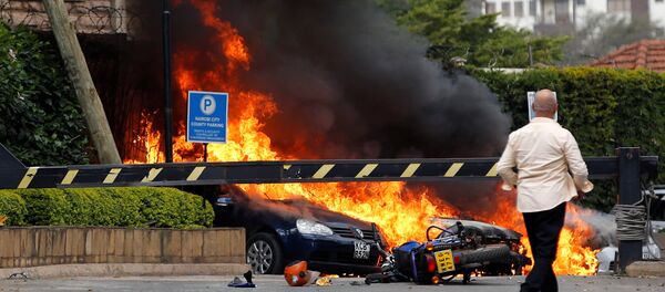Las explosiones y disparos en el complejo hotelero Dusit, en Nairobi, Kenia Las explosiones y disparos en el complejo hotelero Dusit, en Nairobi, Kenia - Sputnik Mundo