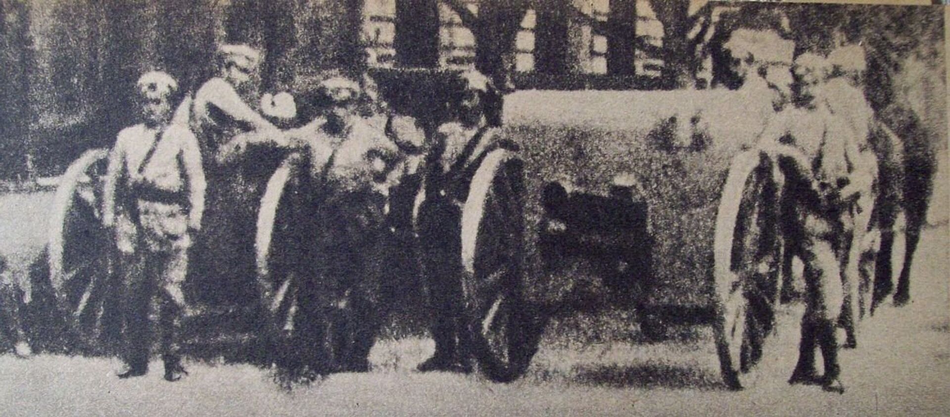 Cañones en esquina Congreso, Semana Trágica, 1919, Argentina Cañones en esquina Congreso, Semana Trágica, 1919, Argentina - Sputnik Mundo, 1920, 15.01.2019