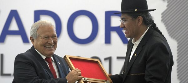 El presidente de El Salvador, Salvador Sánchez Cerén, pasa la presidencia pro-tempore de la CELAC al ministro de Exteriores de Bolivia, Diego Pary - Sputnik Mundo