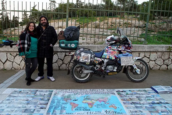 Julian, Lorena y su moto Julian, Lorena y su moto - Sputnik Mundo