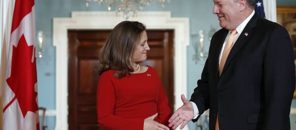 Canciller de Canadá, Chrystia Freeland, y secretario de Estado de EEUU, Mike Pompeo - Sputnik Mundo
