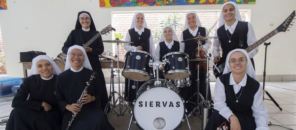 Siervas, las monjas roqueras - Sputnik Mundo