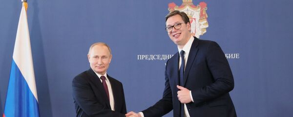 El presidente ruso, Vladímir Putin, y el presidente de Serbia Aleksandar Vucic - Sputnik Mundo