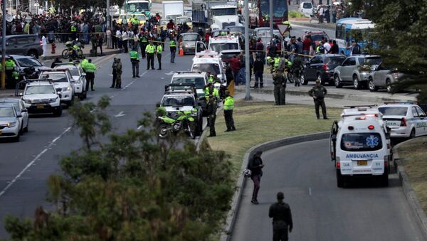 El lugar de coche bomba en Bogotá, Colombia - Sputnik Mundo