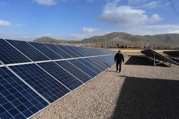 La primera planta de energía solar de Siria vuelve a funcionar - Sputnik Mundo