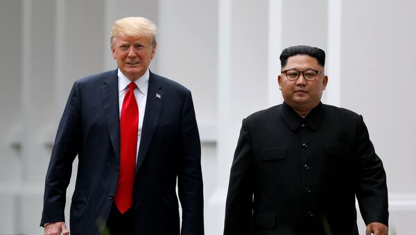 Kim Jong-un, líder norcoreano, y Donald Trump, presidente de EEUU - Sputnik Mundo