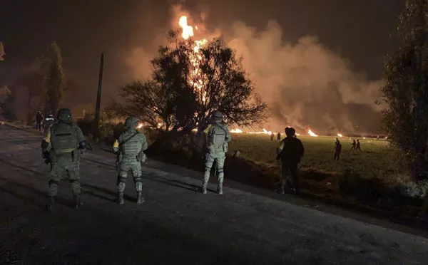 La mortal explosión de un ducto de Pemex, en imágenes La mortal explosión de un ducto de Pemex, en imágenes - Sputnik Mundo