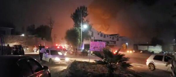La gente en el lugar donde explotó un oleoducto en el municipio de Tlahuelilpan, Hidalgo, México La gente en el lugar donde explotó un oleoducto en el municipio de Tlahuelilpan, Hidalgo, México - Sputnik Mundo
