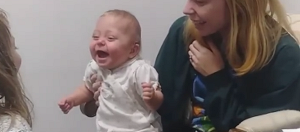 Un bebé, imagen referencial - Sputnik Mundo