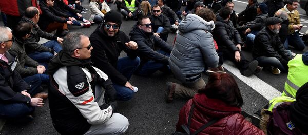 Protesta de taxistas en Madrid - Sputnik Mundo