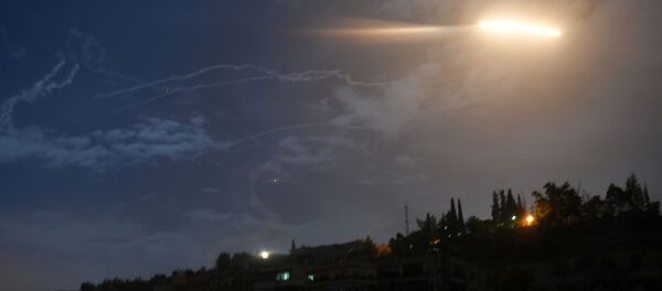 Ataque de misiles contra Damasco, Siria - Sputnik Mundo