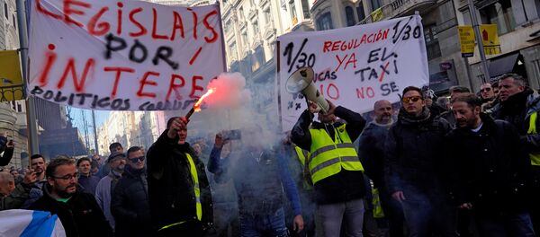 Huelga de los taxistas en Madrid - Sputnik Mundo