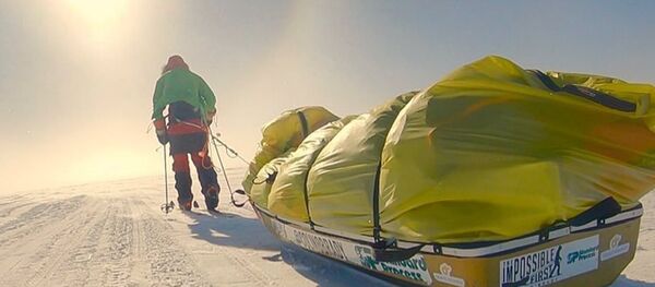 Colin O'Brady, el primer ser humano en atravesar la Antártida solo - Sputnik Mundo