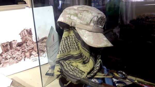 Una gorra del Ejército ruso que le regalaron a Augusto Ferrer-Dalmau en Alepo, Siria Una gorra del Ejército ruso que le regalaron a Augusto Ferrer-Dalmau en Alepo, Siria - Sputnik Mundo
