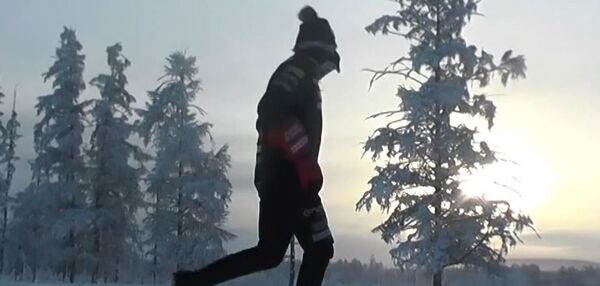 Un italiano corre 39 km a -52 grados… ¡en Rusia! - Sputnik Mundo