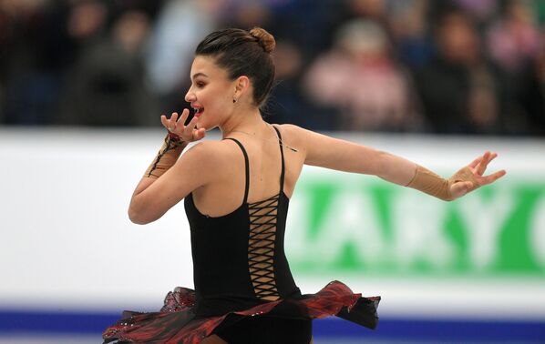 La belleza del movimiento: Campeonato Europeo de Patinaje Artístico, en imágenes - Sputnik Mundo