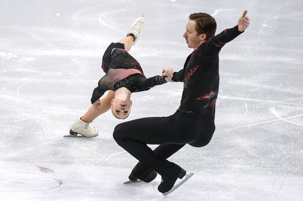 La belleza del movimiento: Campeonato Europeo de Patinaje Artístico, en imágenes - Sputnik Mundo