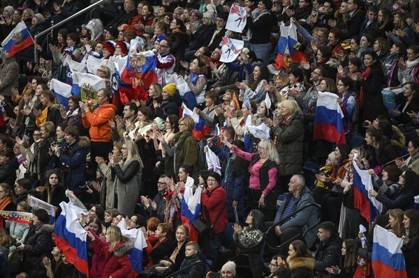 La belleza del movimiento: Campeonato Europeo de Patinaje Artístico, en imágenes - Sputnik Mundo