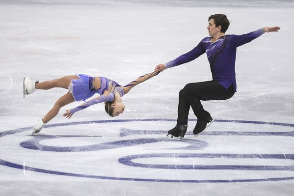 La belleza del movimiento: Campeonato Europeo de Patinaje Artístico, en imágenes - Sputnik Mundo