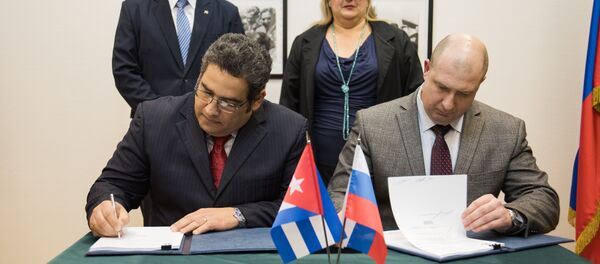 La firma de contrato entre la empresa rusa Transmashholding y Cuba La firma de contrato entre la empresa rusa Transmashholding y Cuba - Sputnik Mundo
