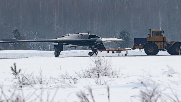 Dron de ataque ruso S-70 Ojotnik - Sputnik Mundo