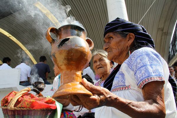 Los representantes de las comunidades indígenas en Ciudad de México Los representantes de las comunidades indígenas en Ciudad de México - Sputnik Mundo