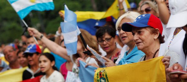 Una manifestación de opositores venezolanos en Buenos Aires - Sputnik Mundo