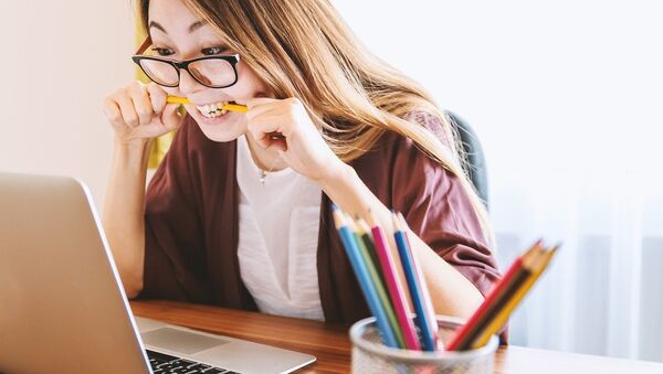 Una estudiante (imagen referencial) - Sputnik Mundo