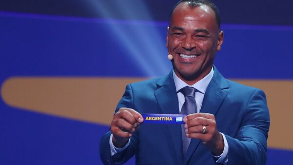 El futbolista Cafu durante el sorteo de la fase de grupos de la Copa América 2019 en Río de Janeiro (Brasil), el 24 de enero de 2019 El futbolista Cafu durante el sorteo de la fase de grupos de la Copa América 2019 en Río de Janeiro (Brasil), el 24 de enero de 2019 - Sputnik Mundo