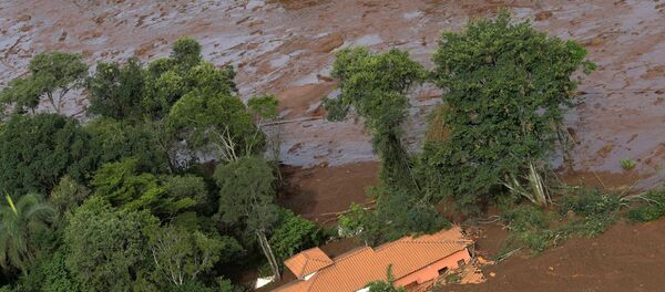 Consecuencias de la ruptura de la represa minera en Brasil - Sputnik Mundo