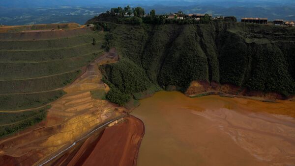 Consecuencias de la ruptura de la represa minera en Brasil - Sputnik Mundo