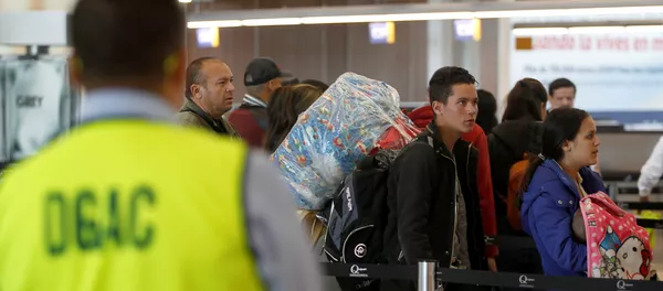 Los emigrantes venezolanos en el aeropuerto de Quito Los emigrantes venezolanos en el aeropuerto de Quito - Sputnik Mundo