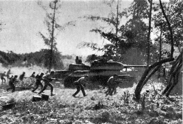 Contraataque de las Fuerzas Armadas Revolucionarias Cubanas apoyadas por tanques T-34 cerca de Playa Girón durante la invasión de Bahía de Cochinos, el 19 de abril de 1961 Contraataque de las Fuerzas Armadas Revolucionarias Cubanas apoyadas por tanques T-34 cerca de Playa Girón durante la invasión de Bahía de Cochinos, el 19 de abril de 1961 - Sputnik Mundo