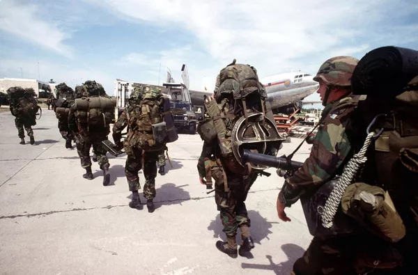 Militares estadounidenses en el aeropuerto de Puerto Príncipe Militares estadounidenses en el aeropuerto de Puerto Príncipe - Sputnik Mundo