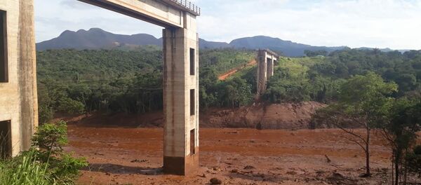Las consecuencias de la rotura de una represa de residuos mineros en Brasil Las consecuencias de la rotura de una represa de residuos mineros en Brasil - Sputnik Mundo
